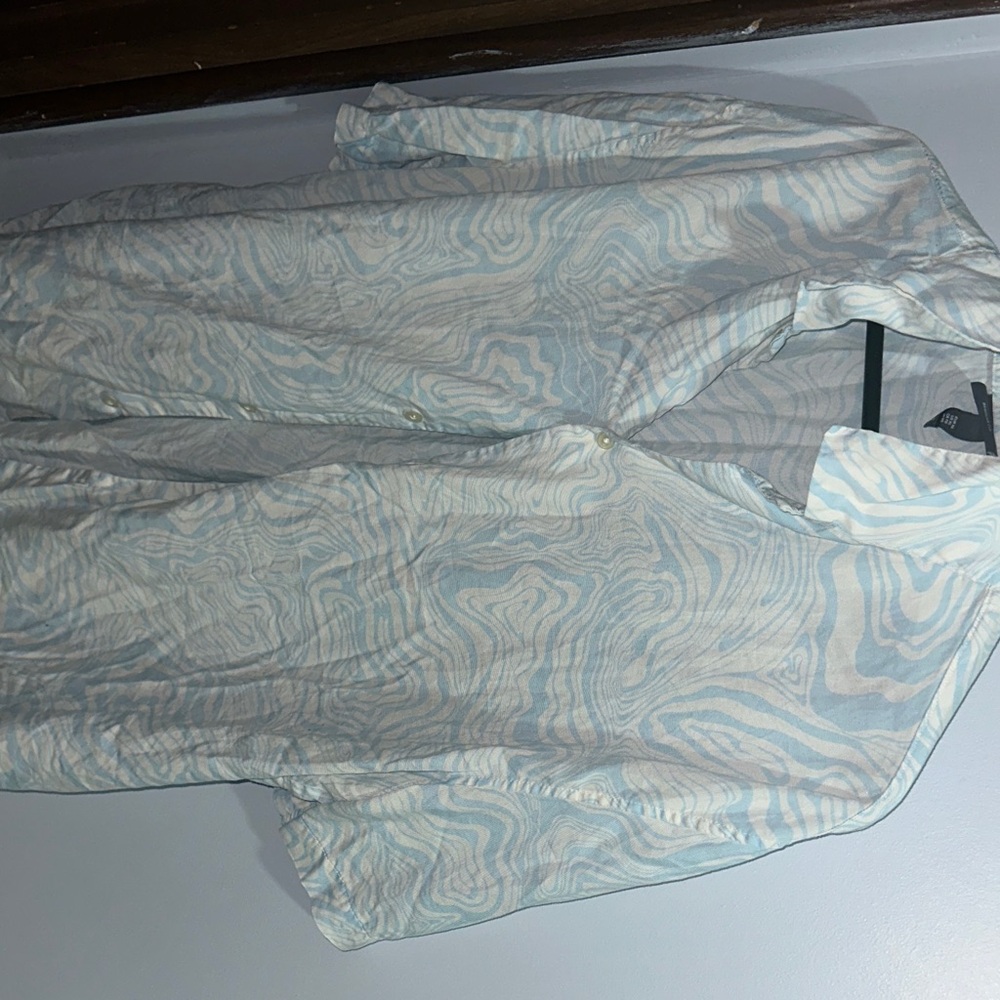 H&M Men's Light Blue and Cream Patterned Shirt Jacket
